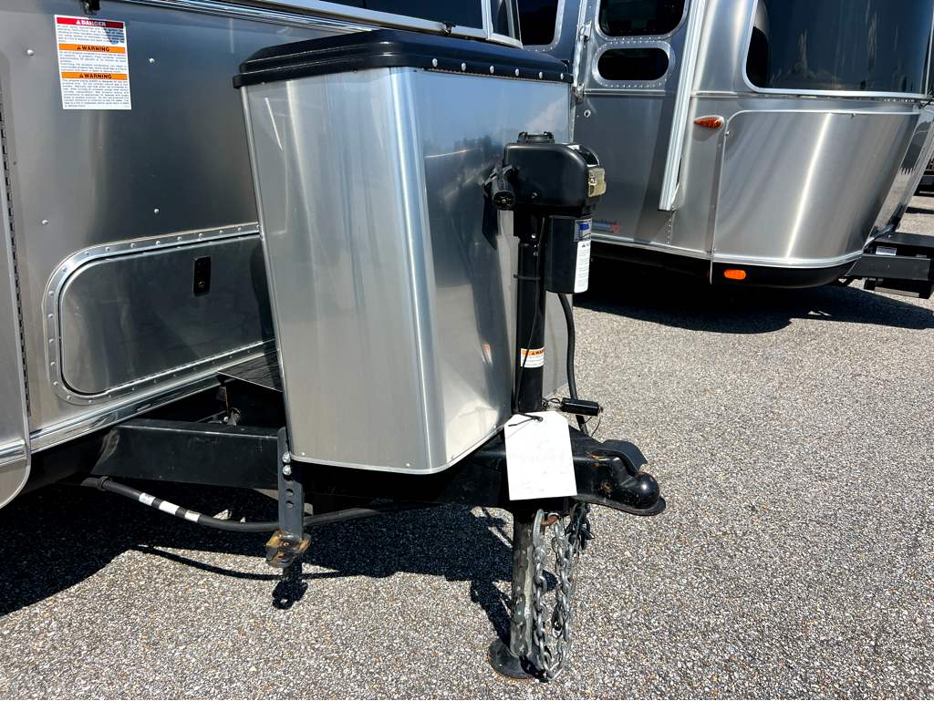 2022 AIRSTREAM GLOBETROTTER 25FBT - Image 24