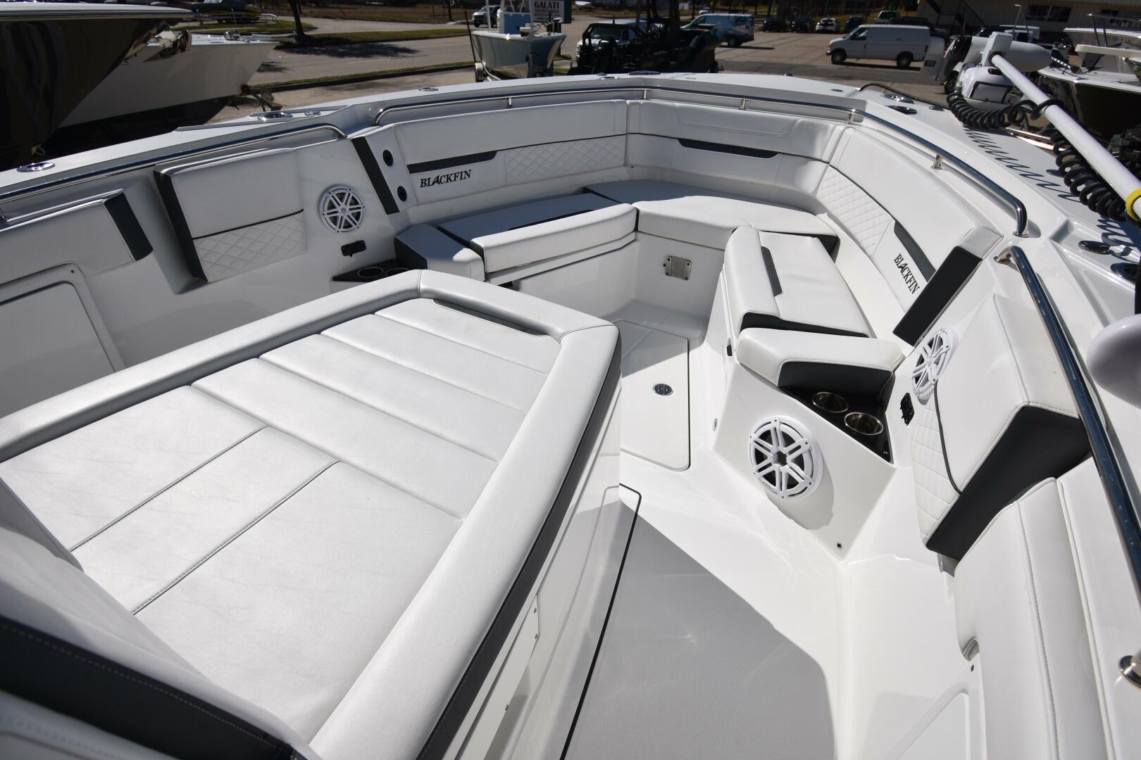 2021 Blackfin 332CC - Image 17