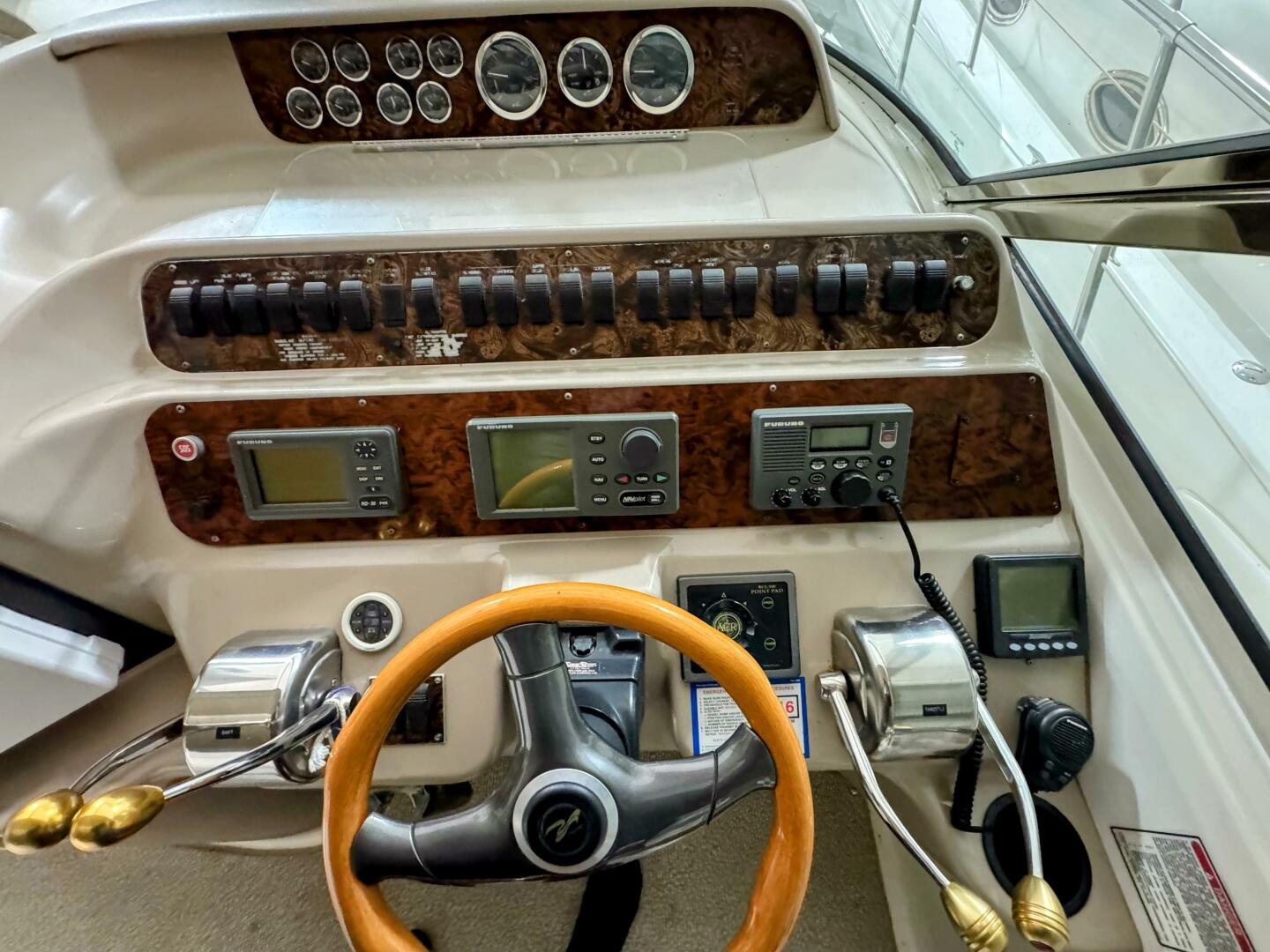 1998 Sea Ray 400 Sundancer - Image 10