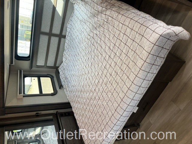 2022 GRAND DESIGN SOLITUDE 346FLS - Image 22