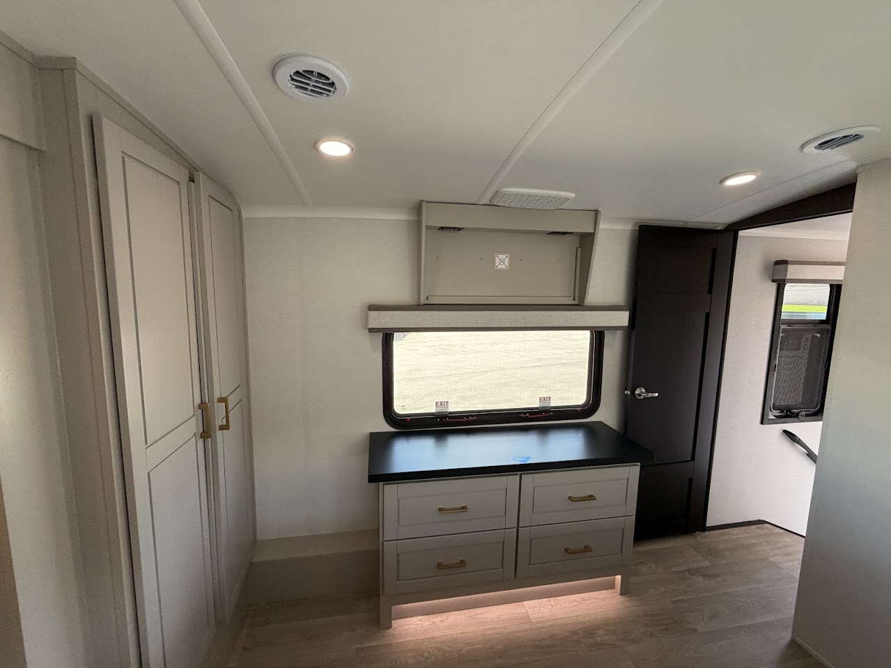 2027 JAYCO NORTH POINT 391TBBH - Image 57