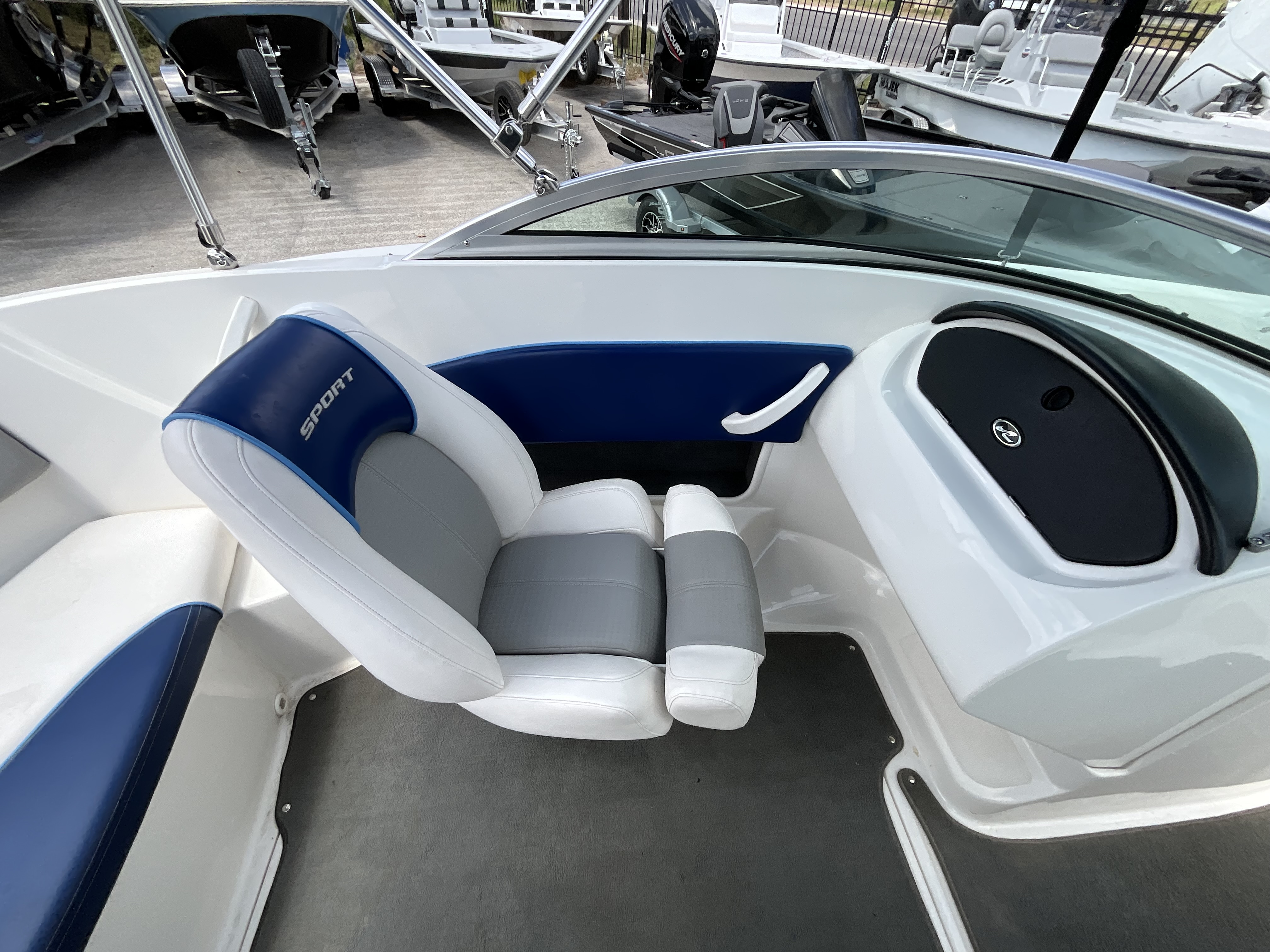 2011 SEA RAY BOATS 185 Sport 185 SPORT - Image 9
