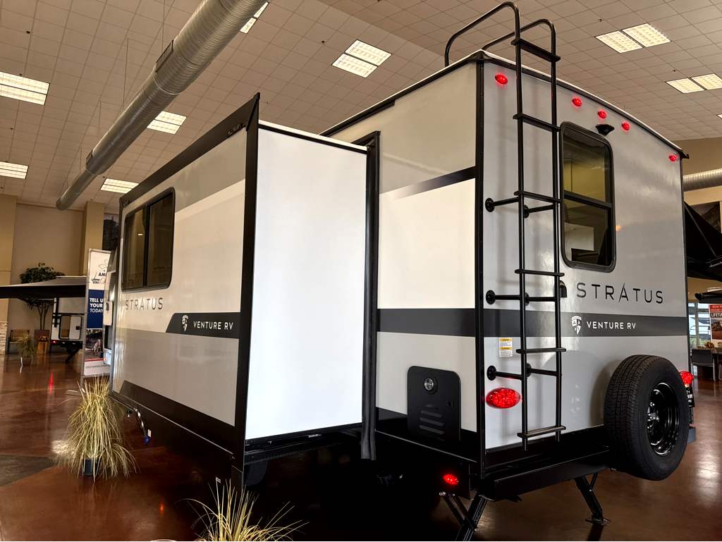 2027 VENTURE RV STRATUS 271VRK - Image 3