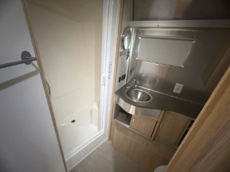 2019 AIRSTREAM FLYING CLOUD 26RB - Image 15