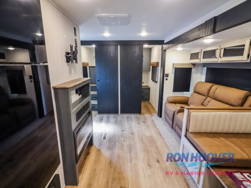 2026 PALOMINO 337BH - Image 12