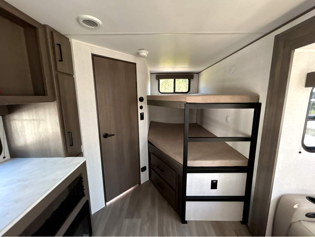 2026 GRAND DESIGN TRANSCEND 27DBX - Image 21