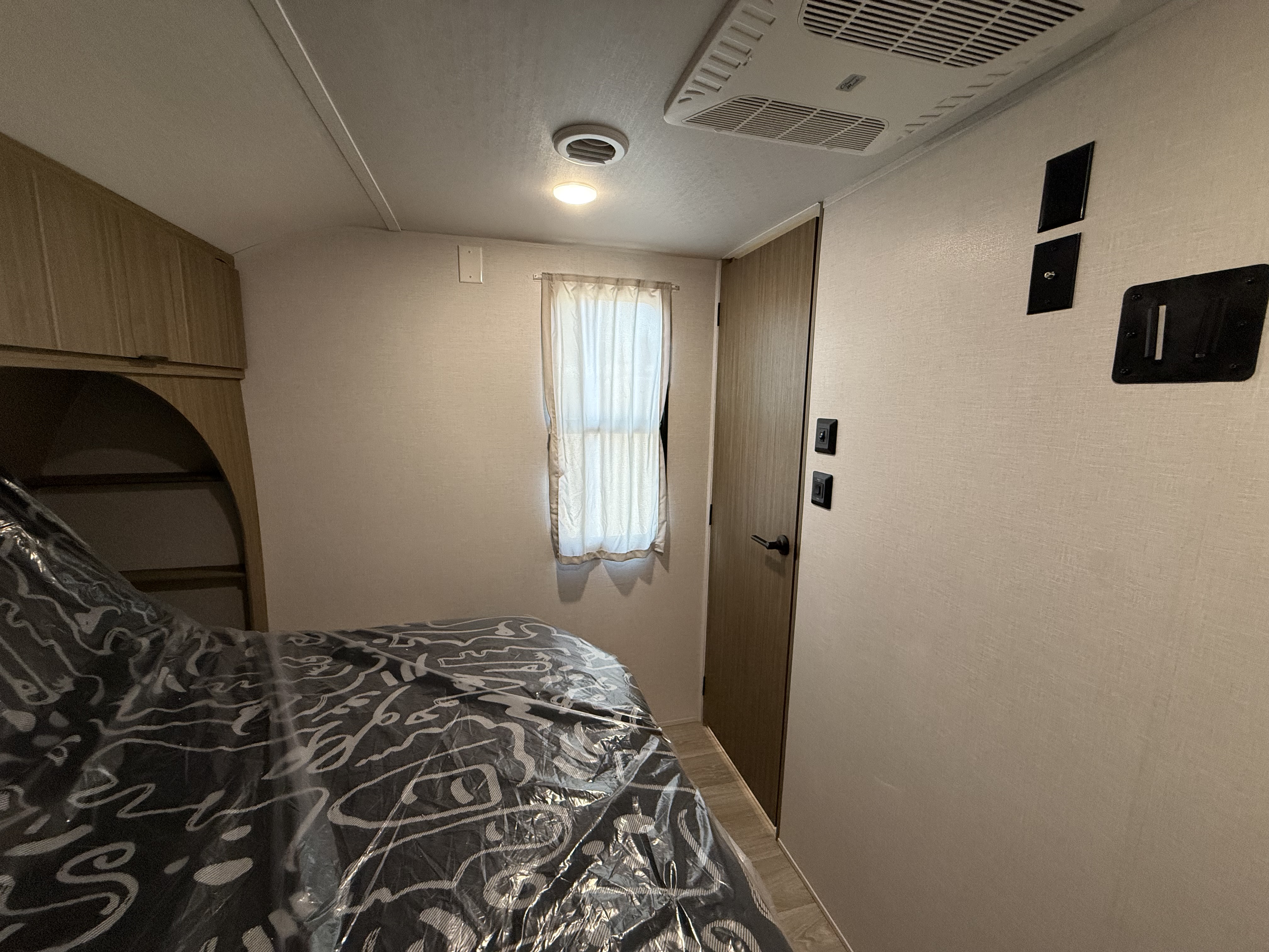 2027 Forest River Wildwood 31KQBTS - Image 25