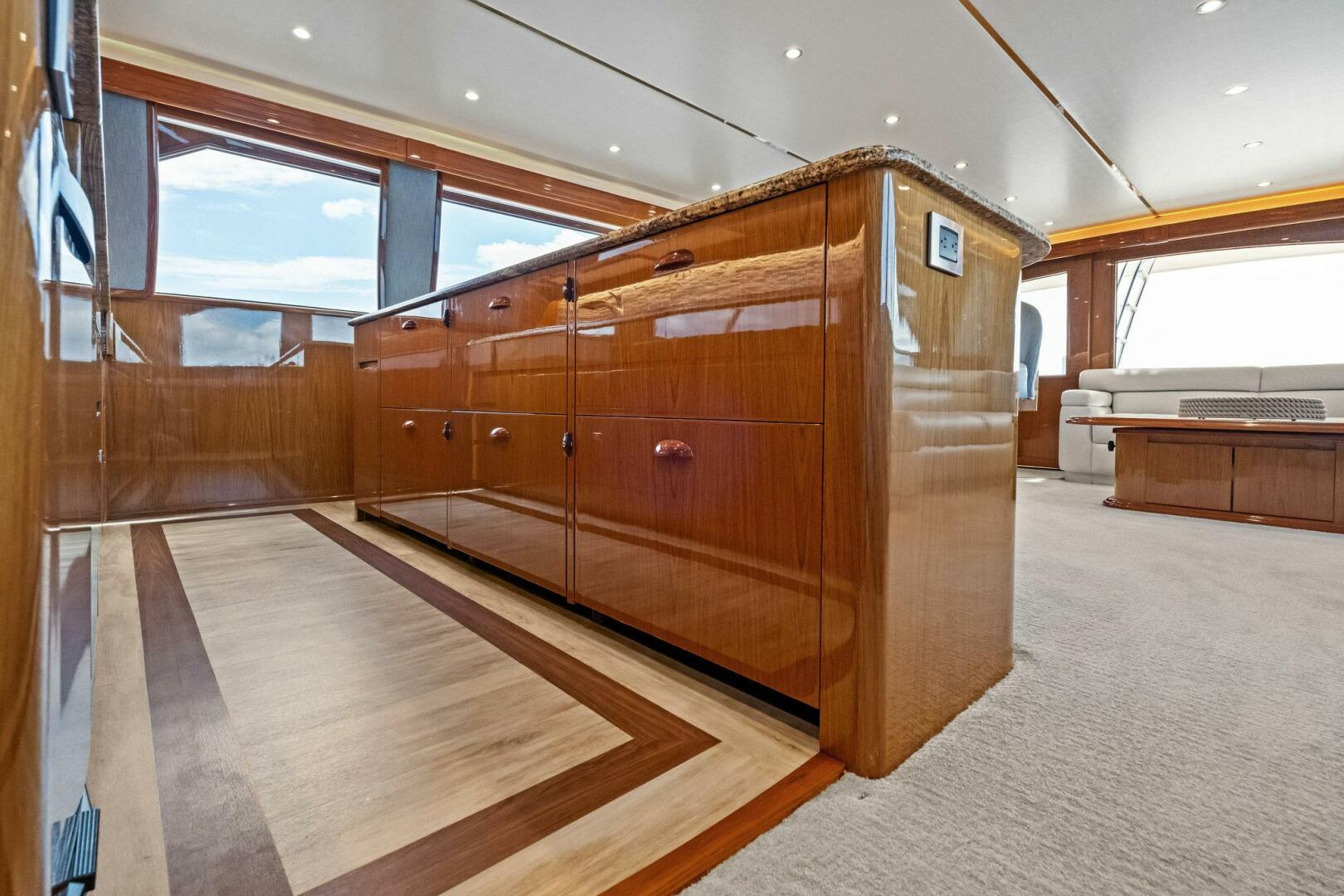 2012 Viking 82 Convertible - Image 15