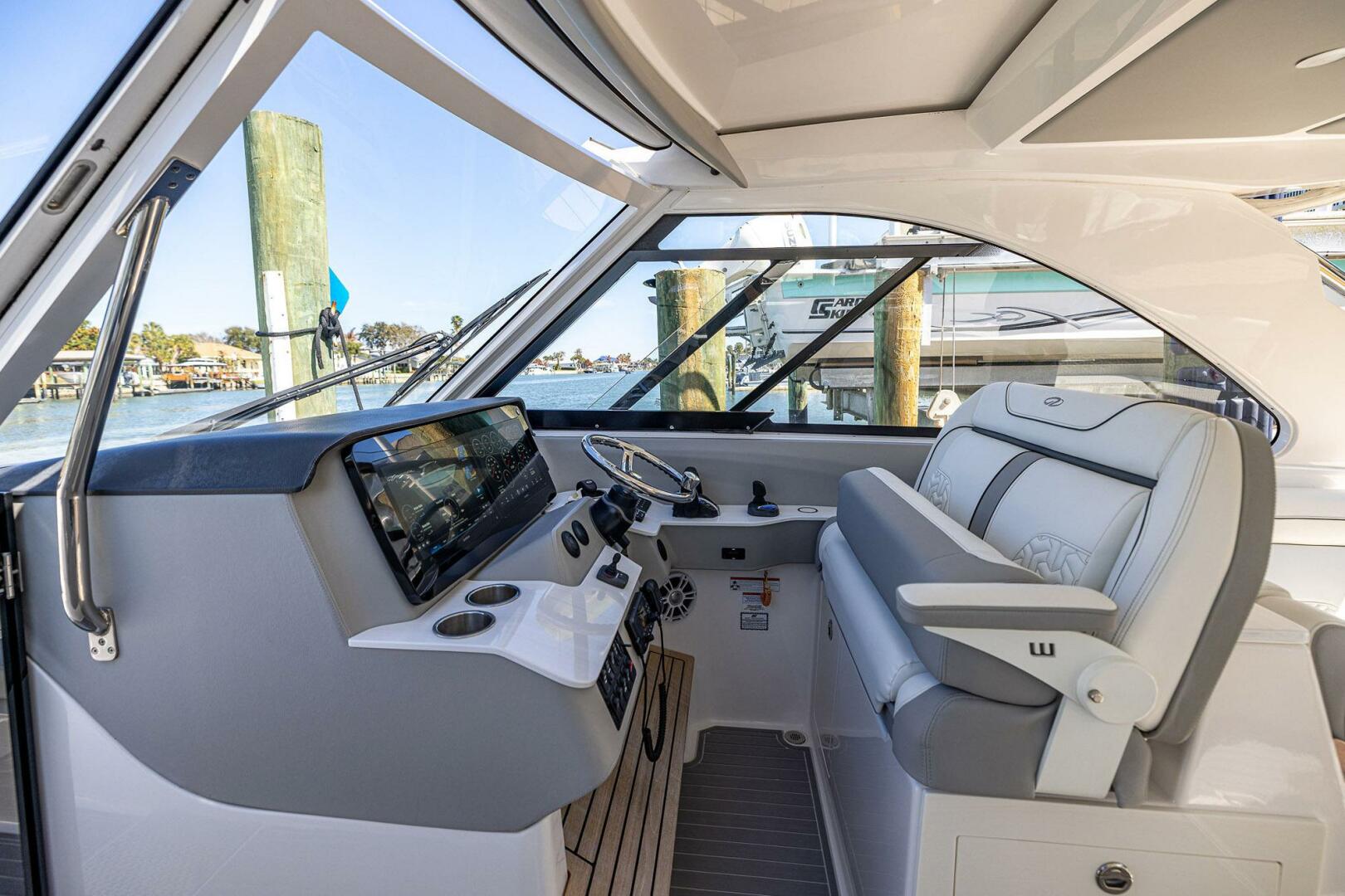 2022 Regal LX 36 - Image 25