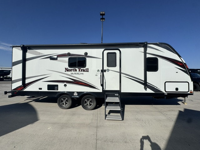 2018 HEARTLAND RV NORTH TRAIL 22FBS - Image 2