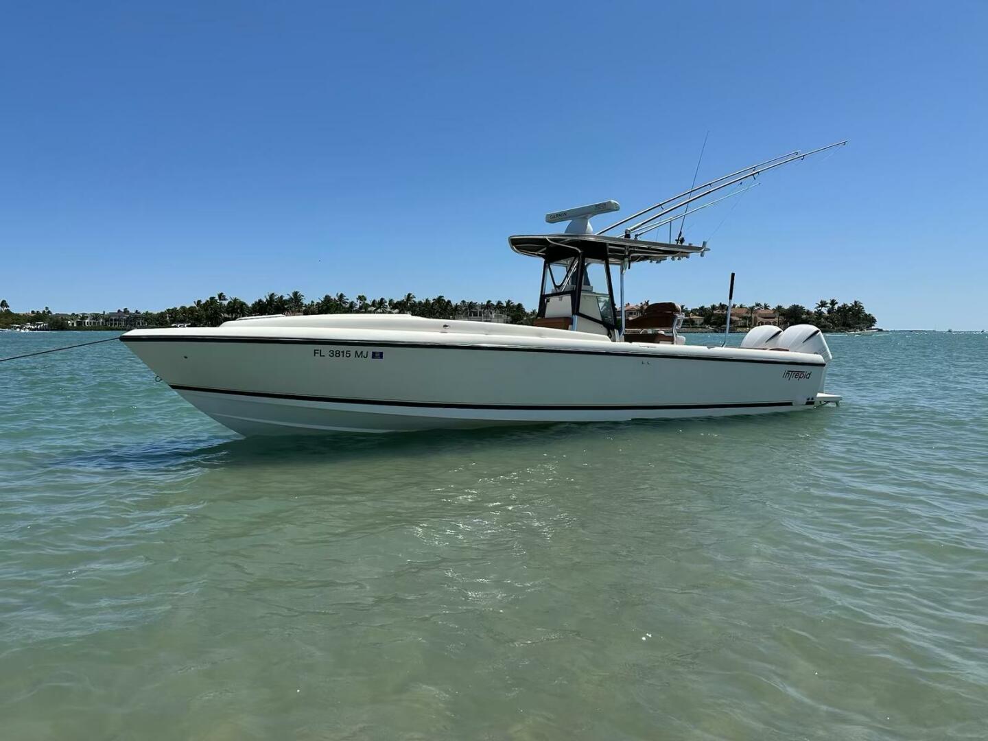 2004 Intrepid 32 CUDDY - Image 7