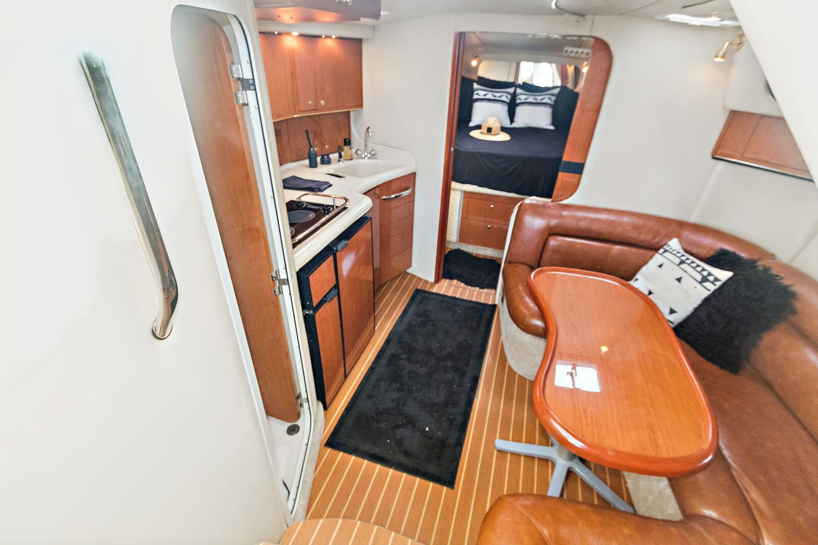 2000 Sea Ray 370 Express Cruiser - Image 8