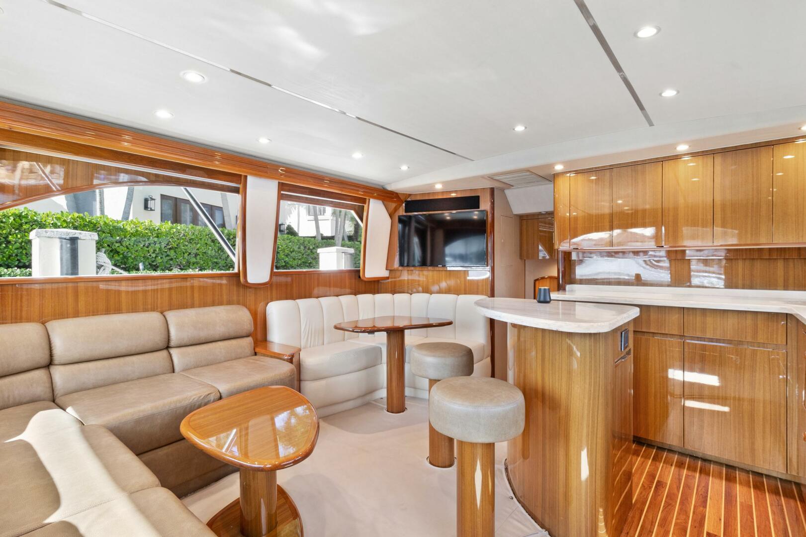 2015 Viking 46 Convertible - Image 2