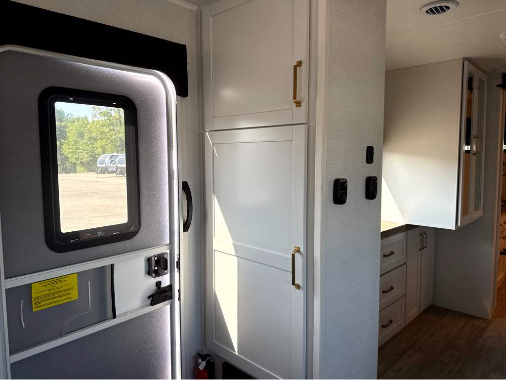 2027 JAYCO EAGLE 265FKDS - Image 9