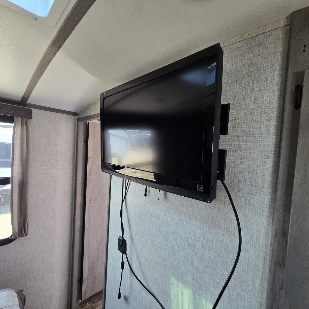 2019 Keystone Outback 300ML - Image 23