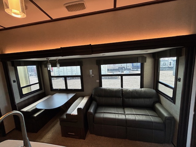 2018 Jayco North Point 379DBFS - Image 27