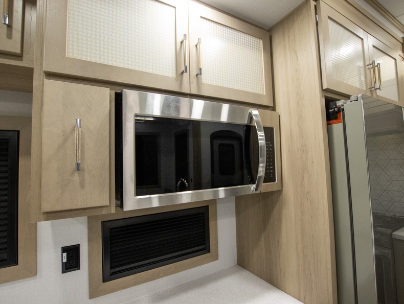2026 Keystone Raptor 430 - Image 13