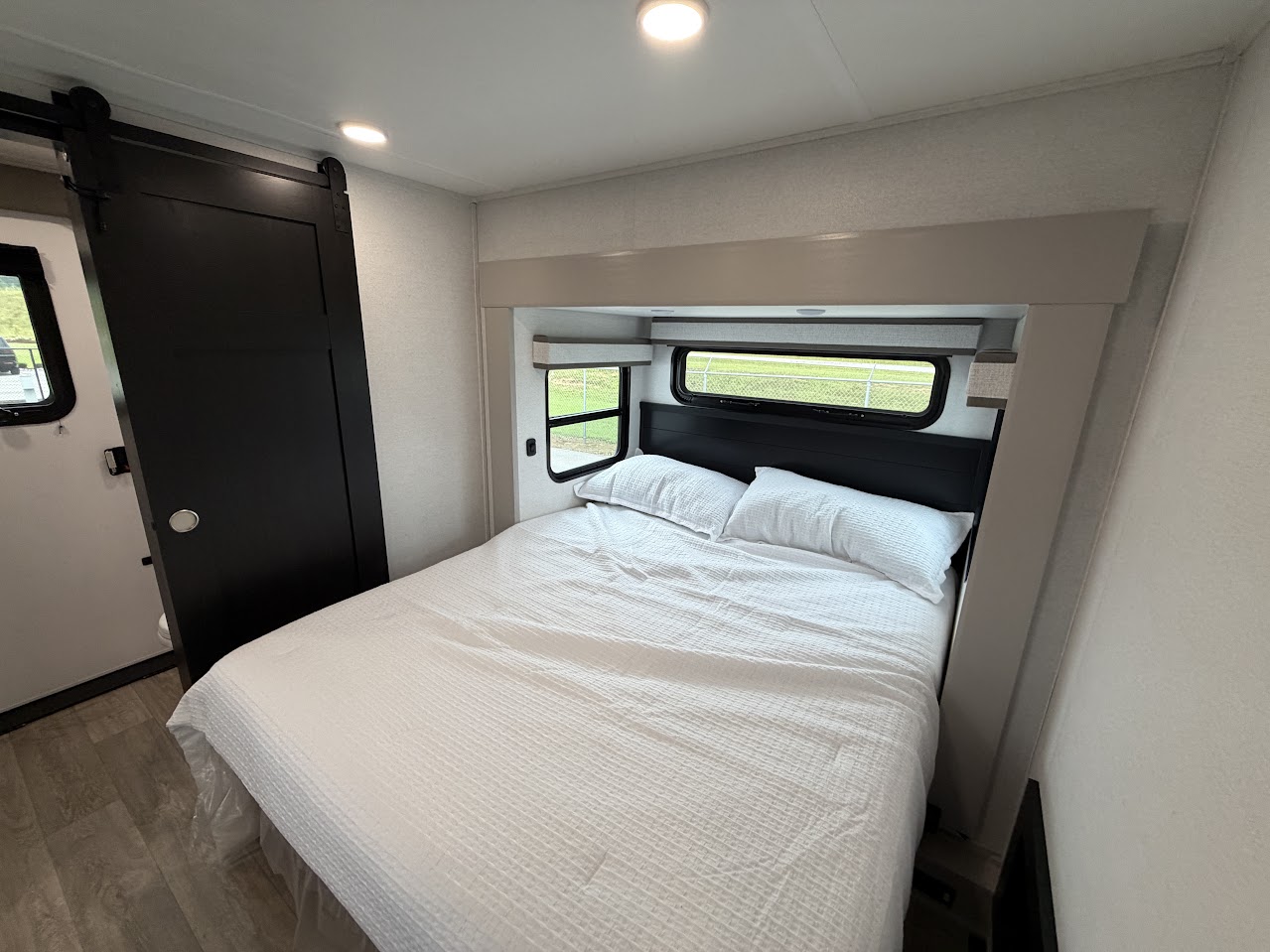 2027 JAYCO NORTH POINT 375TBDB - Image 36