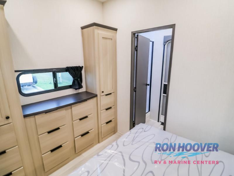 2026 FOREST RIVER 402BEDS - Image 18