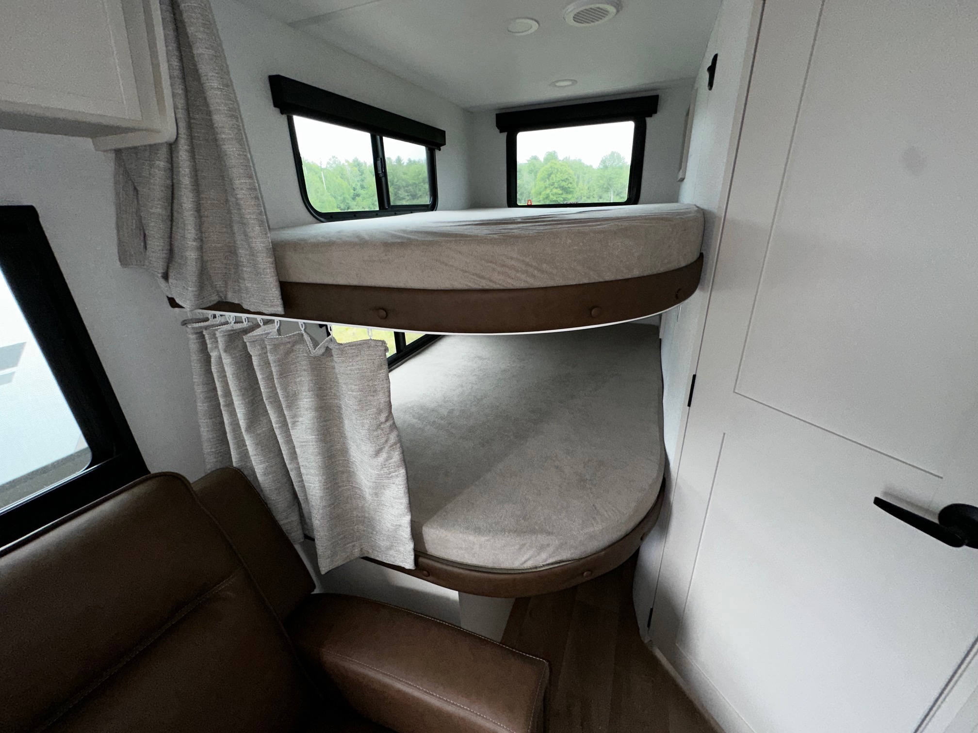 2027 Grand Design Imagine XLS 25DBE - Image 16
