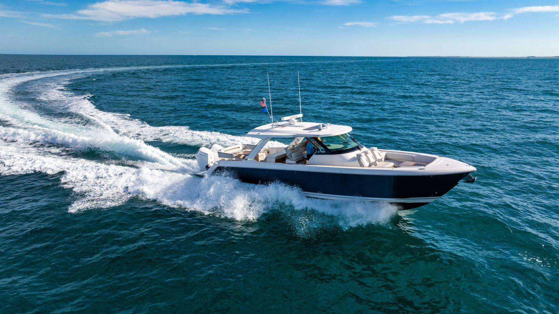 2022 Tiara Yachts 43 LS - Image 23