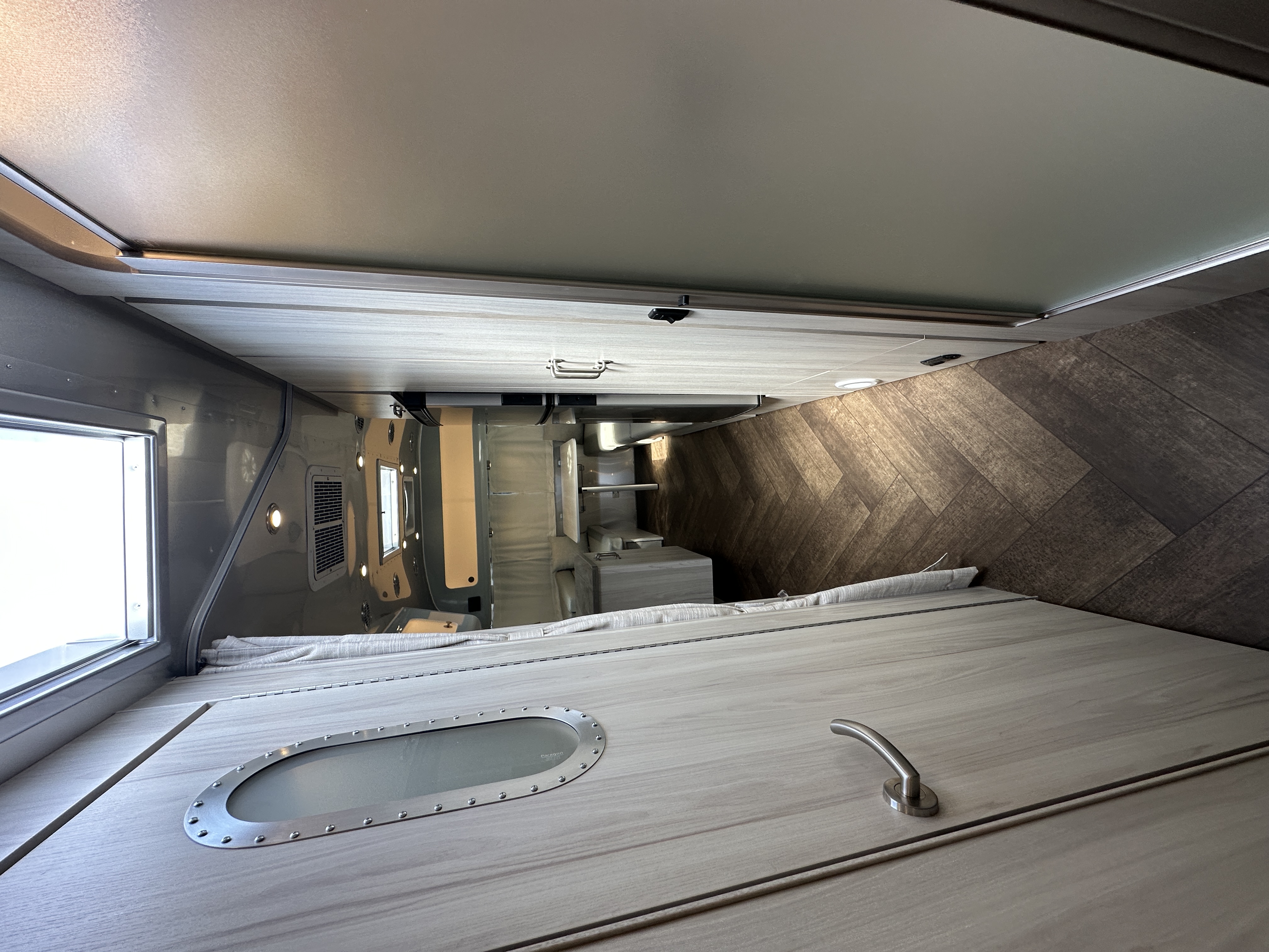 2026 Airstream International 27FB - Image 17
