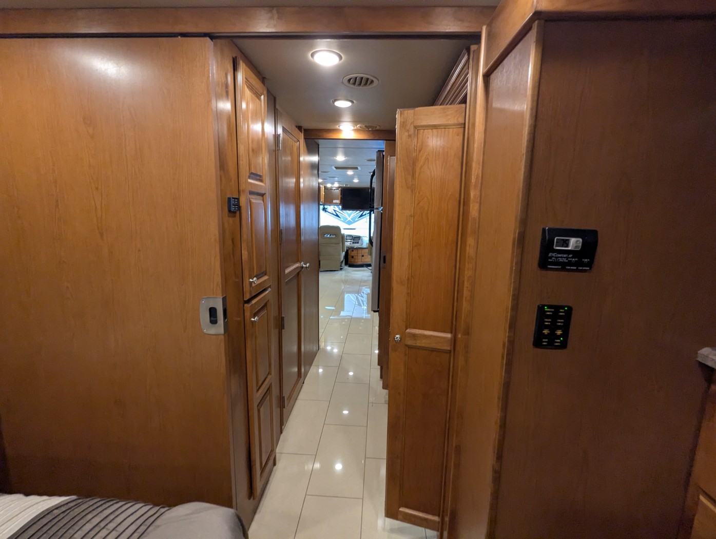 2016 Tiffin Allegro Red 38 QBA - Image 33