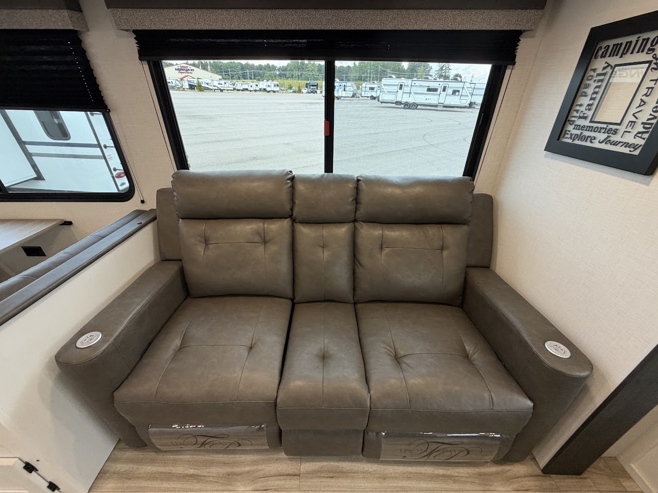 2027 VENTURE RV SIENNA 293VIK - Image 21