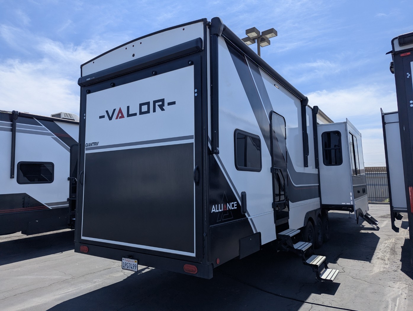 2024 Alliance RV Valor 44V14 - Image 11