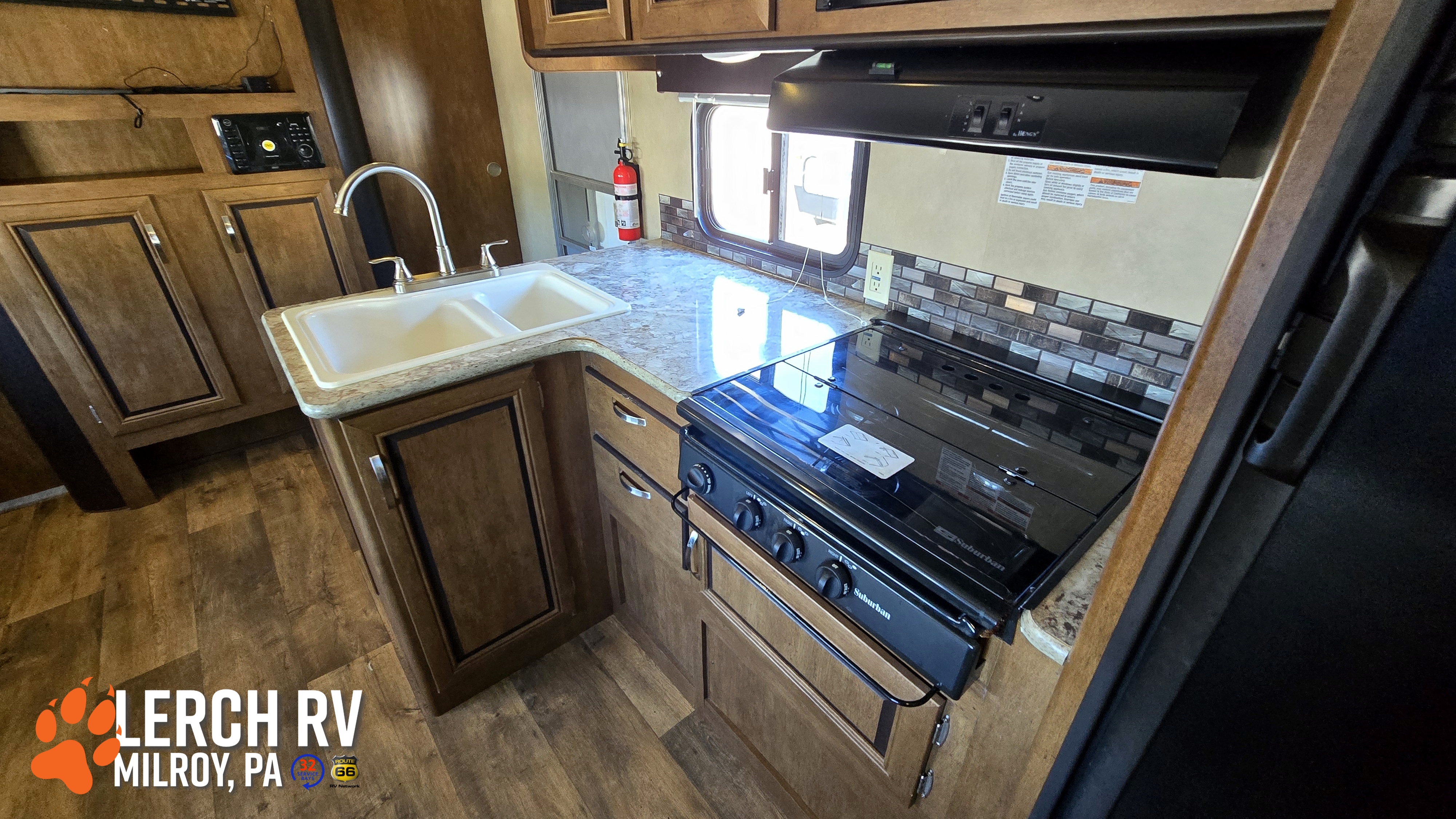 2016 FOREST RIVER WILDWOOD XLITE 263BHXL - Image 12