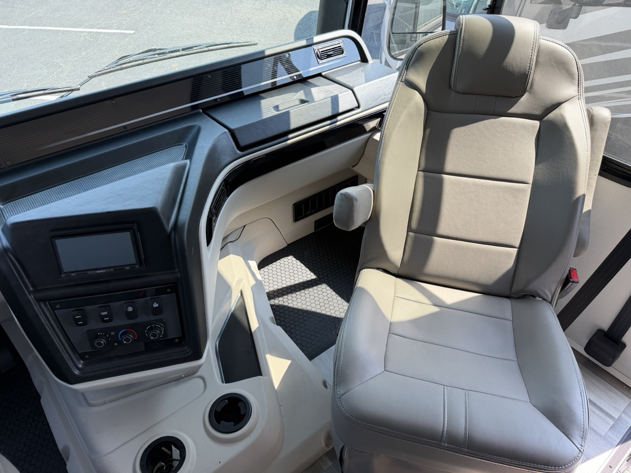 2026 Entegra Coach Vision SE 27ASE - Image 4