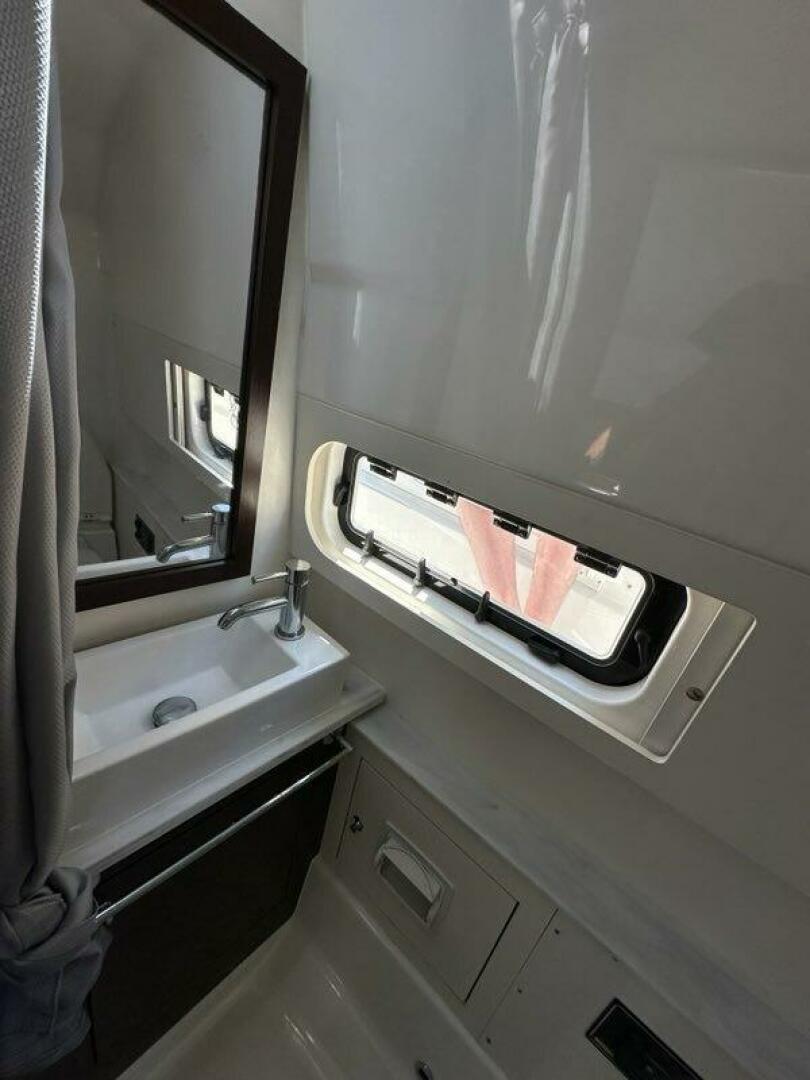 2021 PURSUIT S 428 Sport Base - Image 39