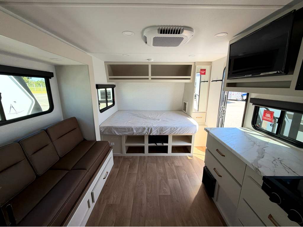 2027 GRAND DESIGN IMAGINE AIM 16MLA - Image 10
