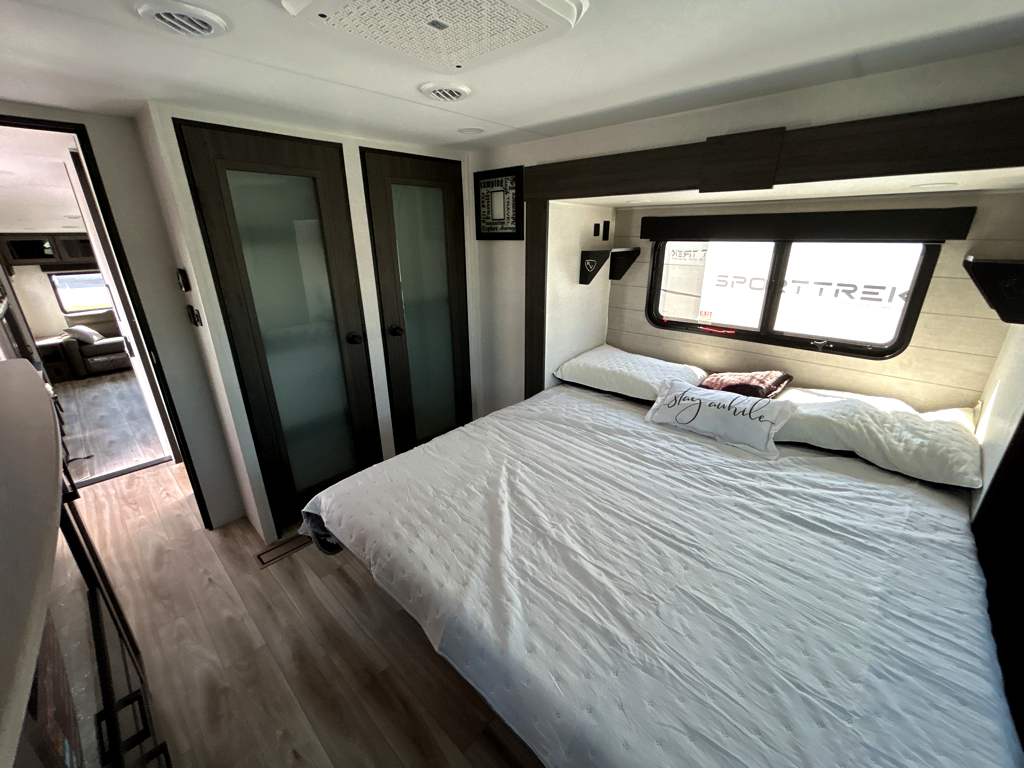 2026 VENTURE RV SPORTTREK 353VIK - Image 29