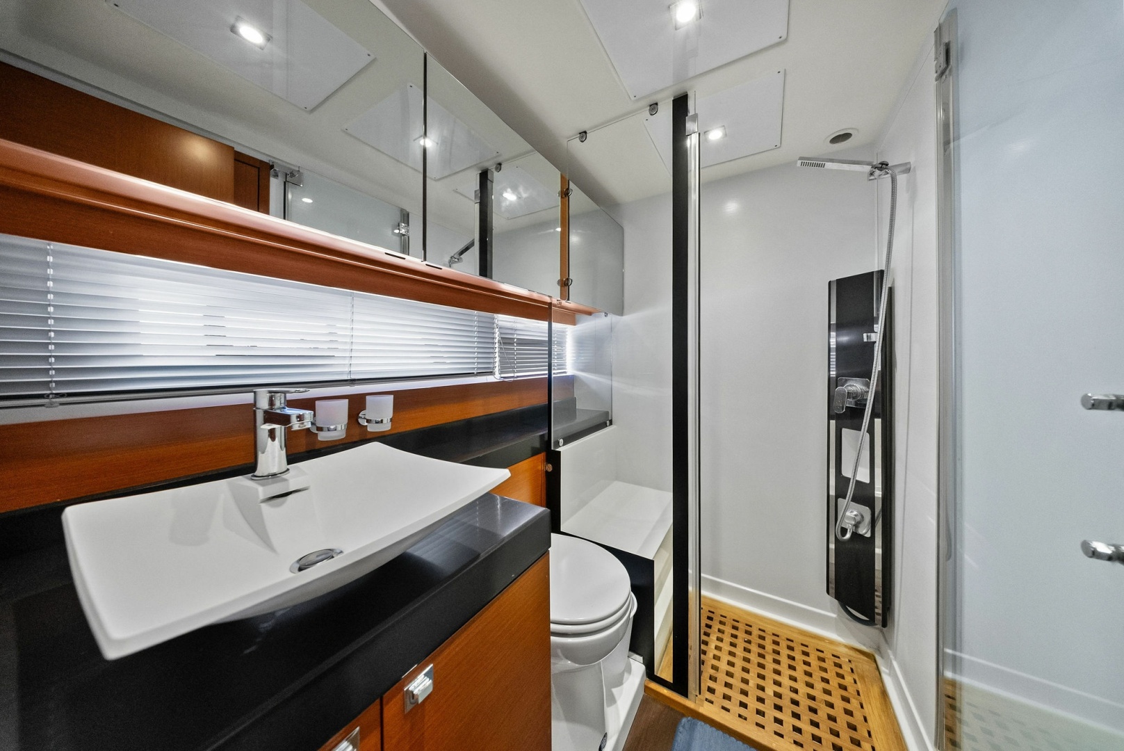 2015 Prestige 550 Base - Image 54