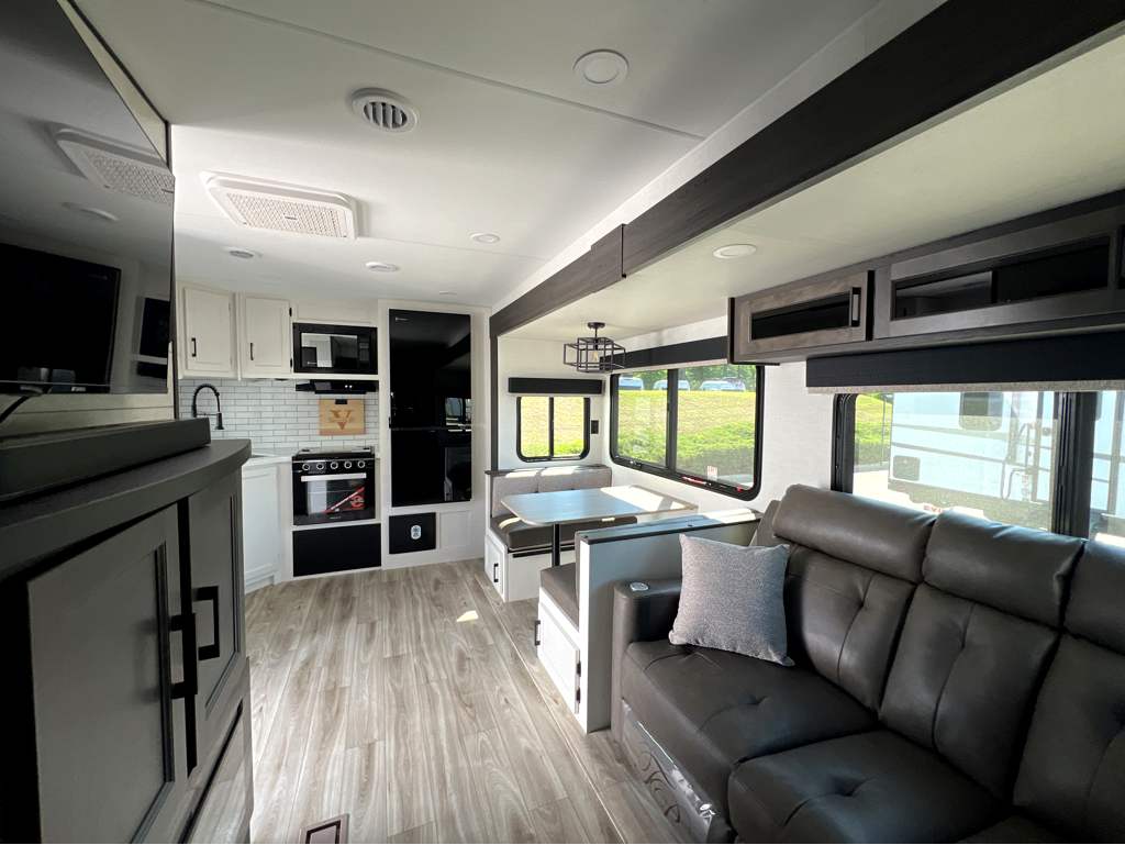 2026 VENTURE RV SPORTTREK 272VRK - Image 5