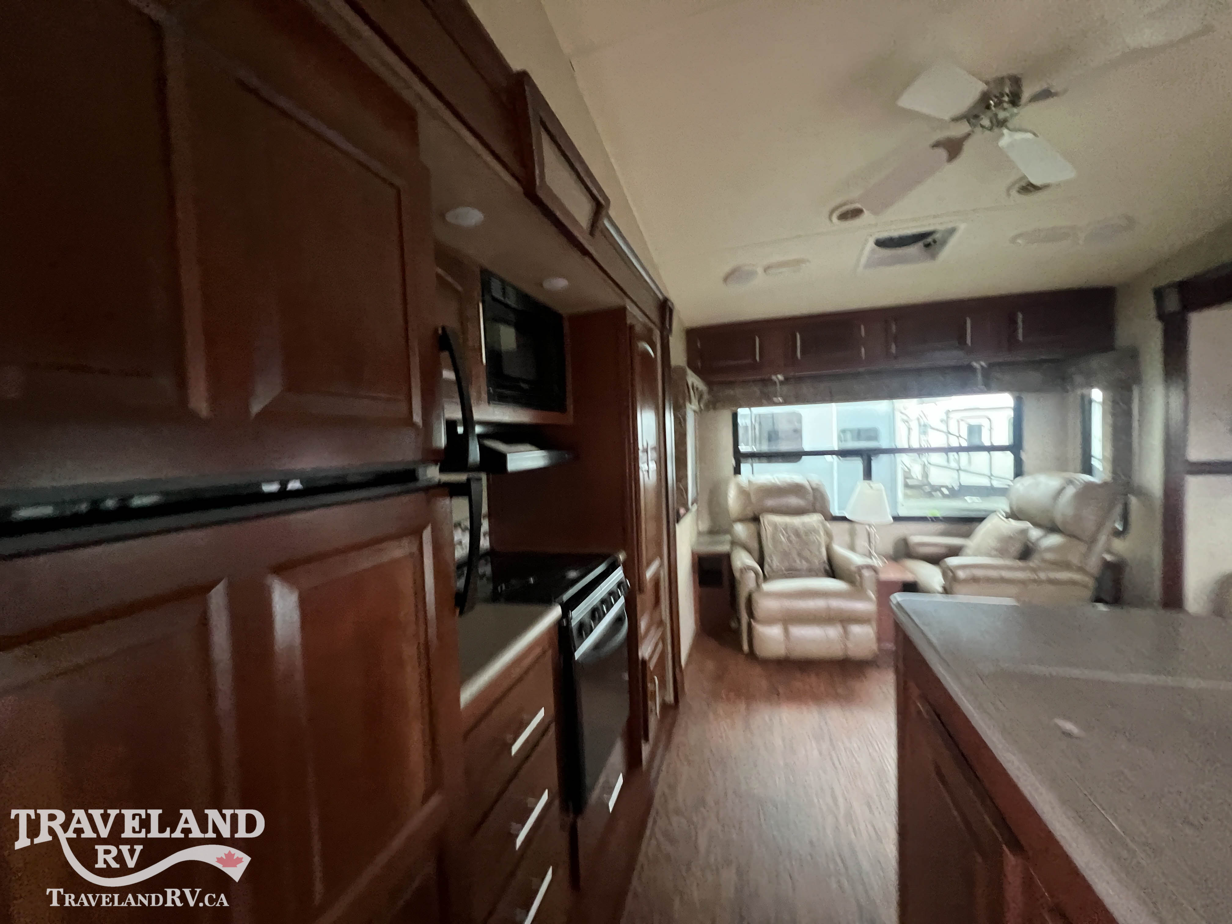2015 Forest River Rockwood Signature Ultra Lite ULTRA LITE 8285IKWS - Image 6