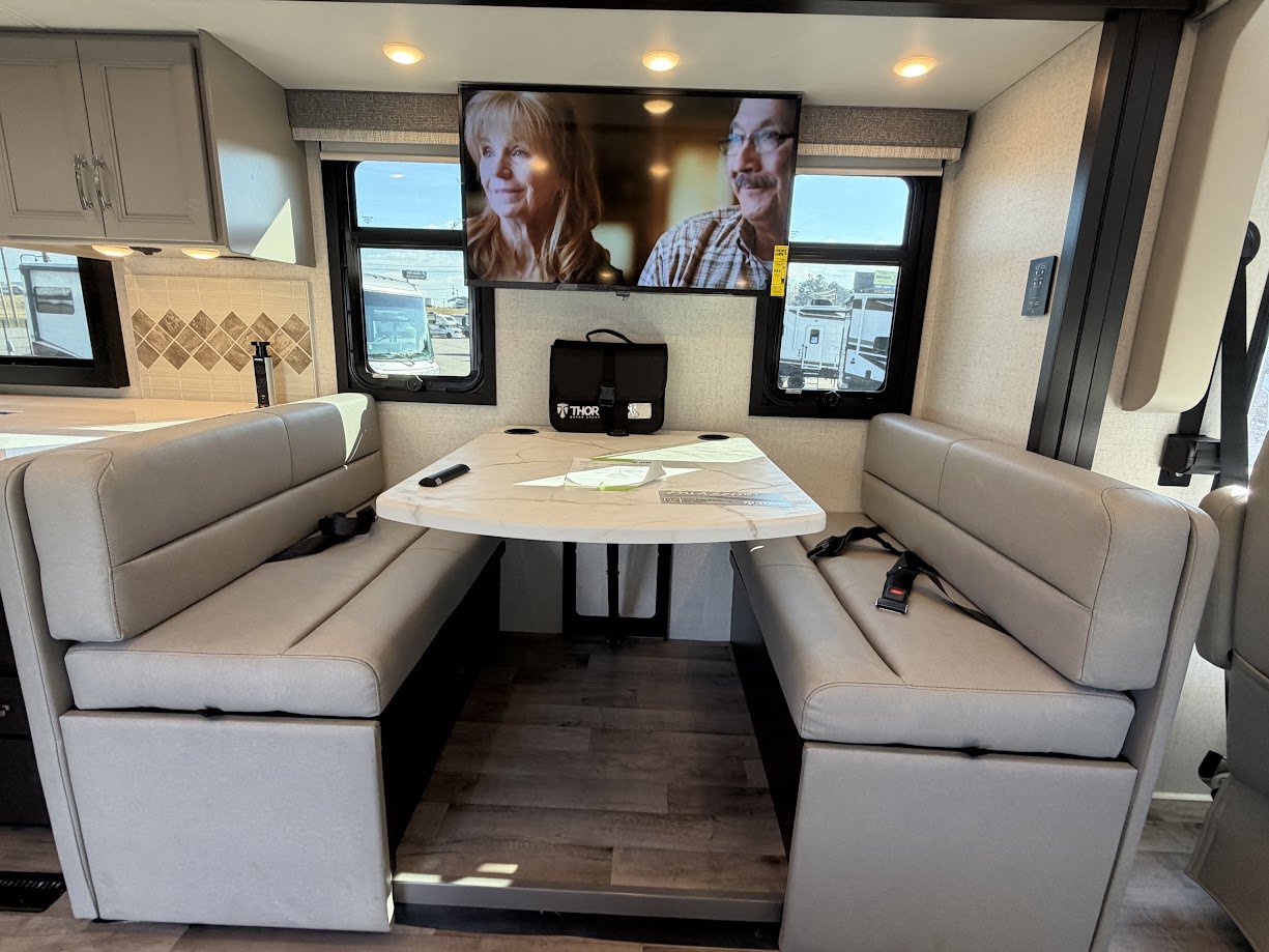 2026 THOR MOTOR COACH PALAZZO 33.6 - Image 16