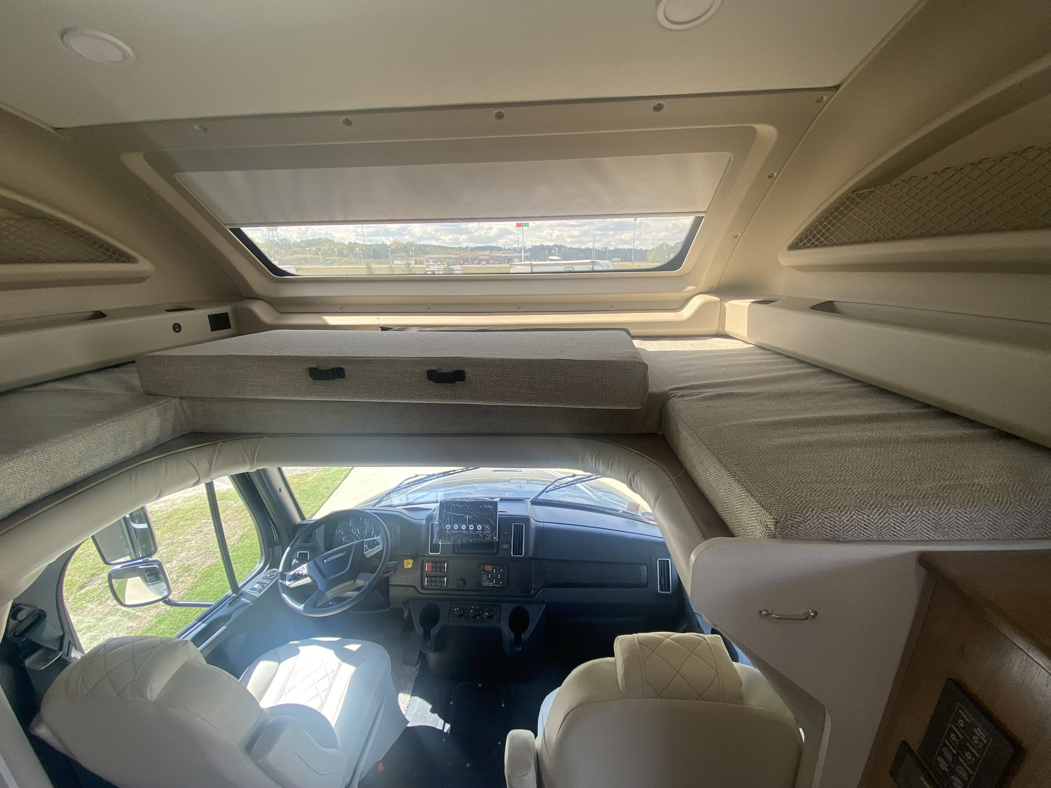 2026 JAYCO SENECA 37M - Image 12