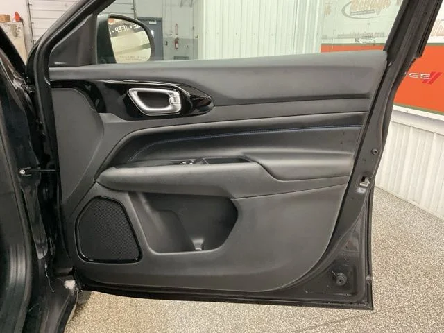 2026 Jeep Compass Latitude Altitude 4x4 - Image 37