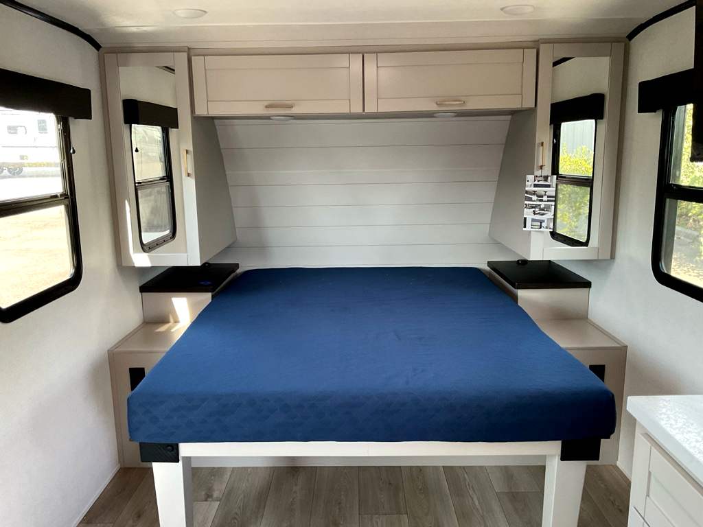 2027 JAYCO Jay Feather 18RBF - Image 18