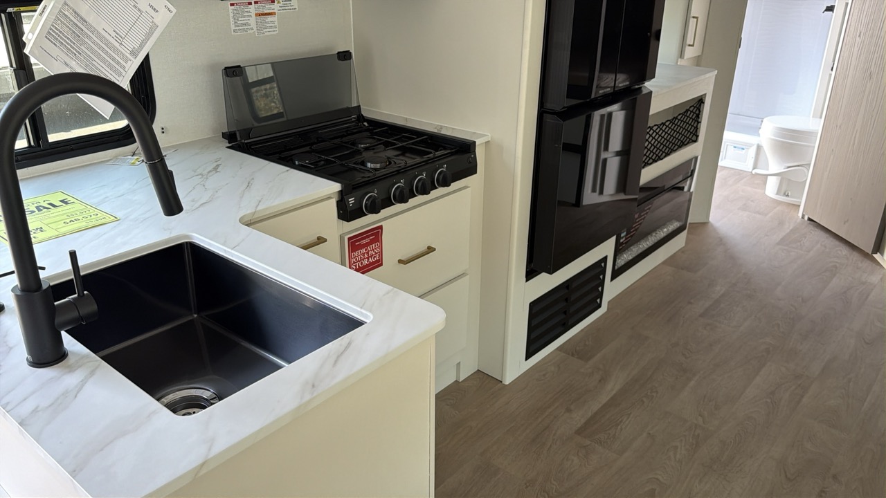 2027 Grand Design Transcend XPLOR 27DBX - Image 7