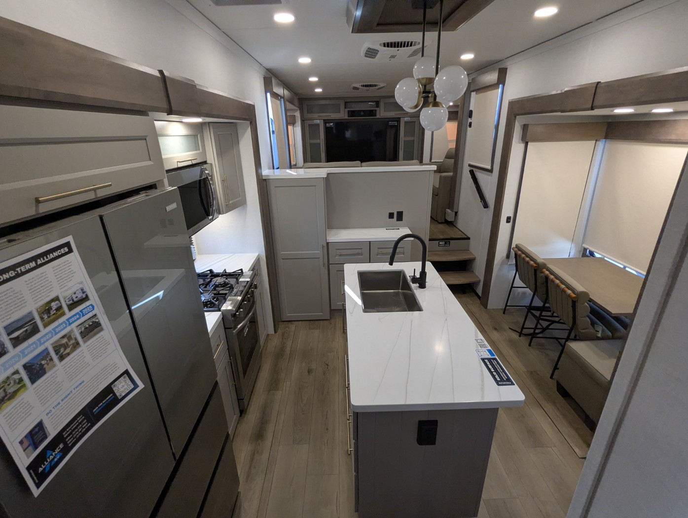 2026 Alliance RV Paradigm 385FL - Image 34