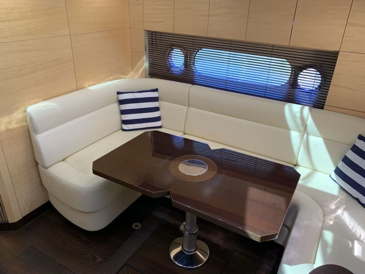 2014 Sunseeker San Remo - Image 6