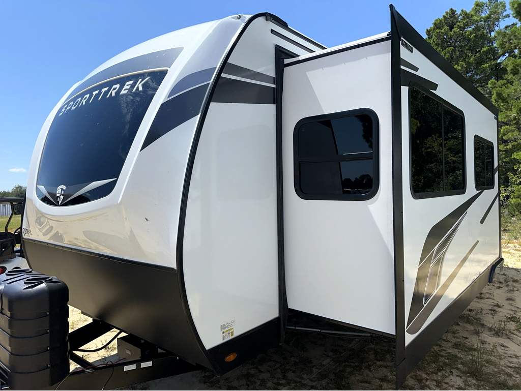 2026 VENTURE RV SPORTTREK 251VFK - Image 2