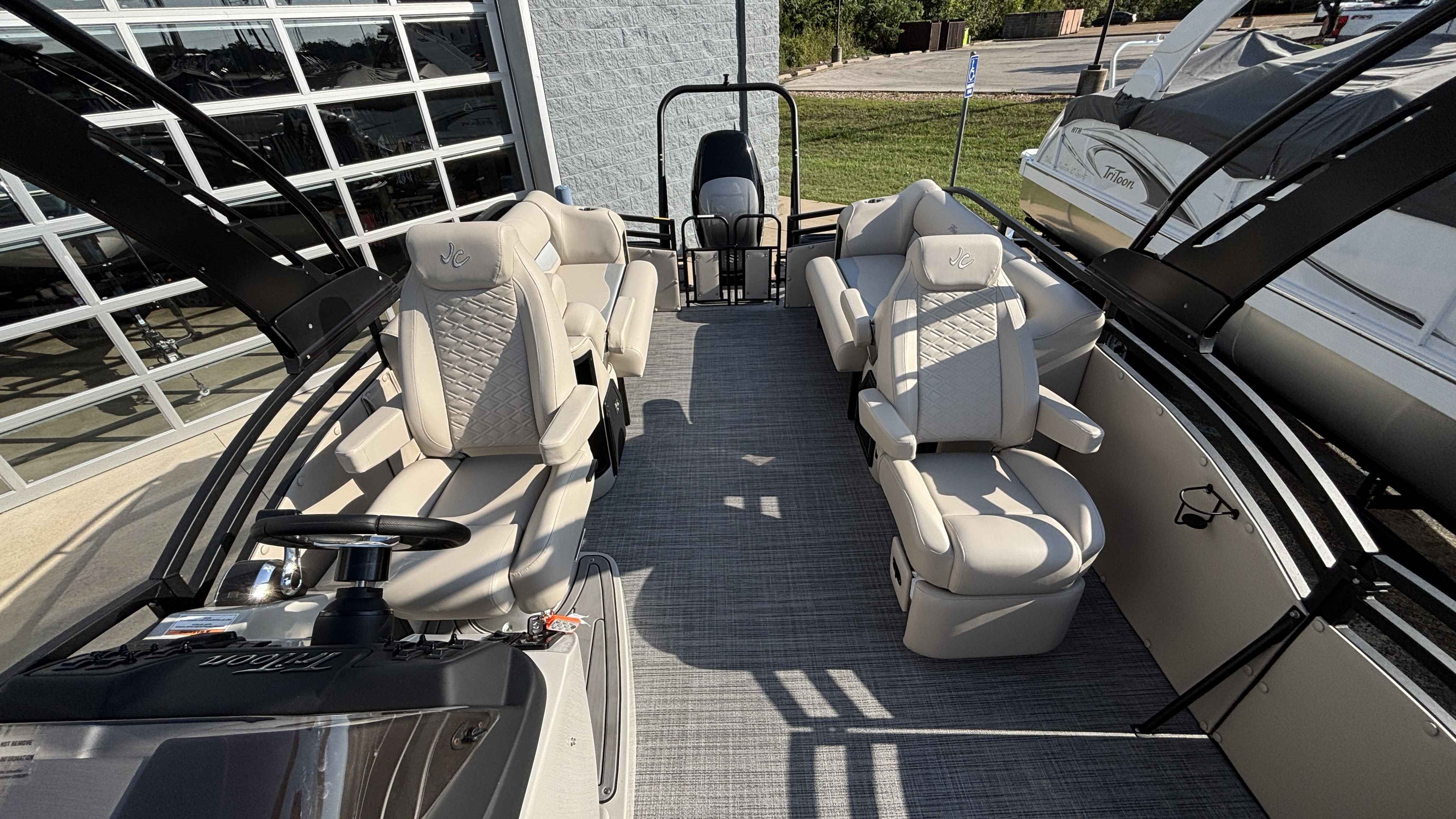 2026 JC Pontoon NepToon 25TT Sport DSL - Image 33