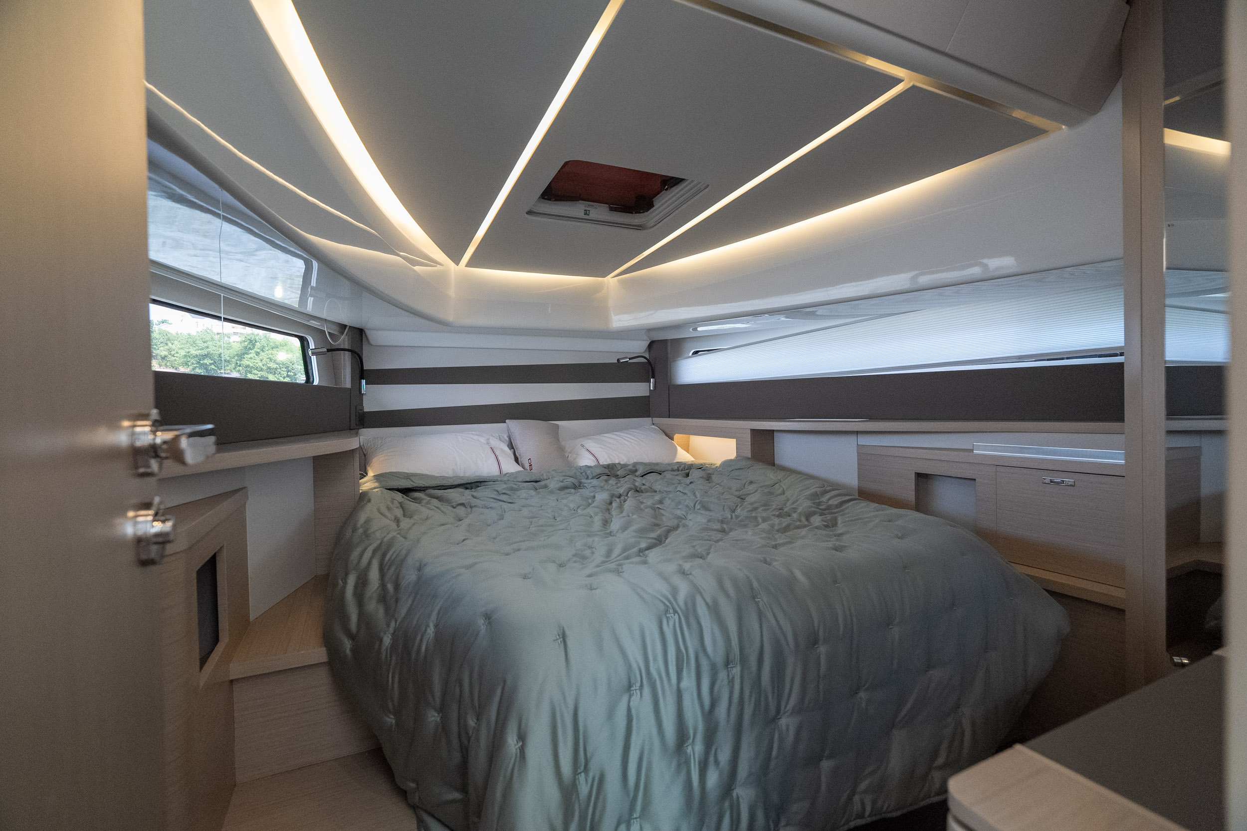 2024 Jeanneau DB37 OB - Image 59