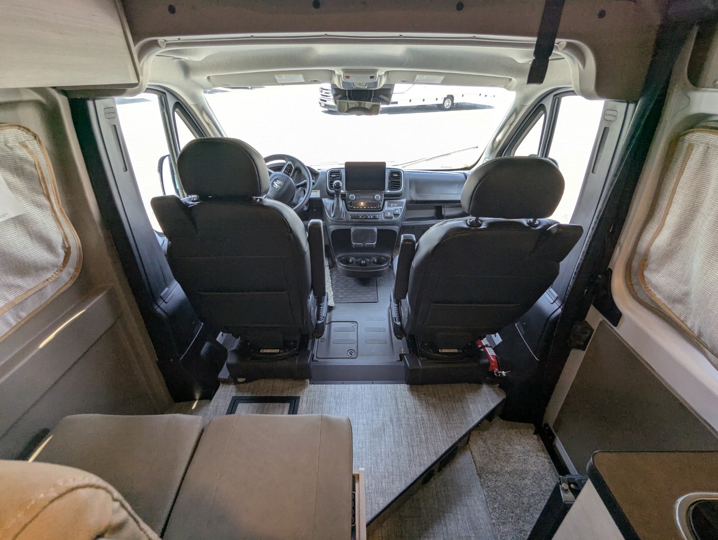 2026 Winnebago Solis 59PX - Image 23