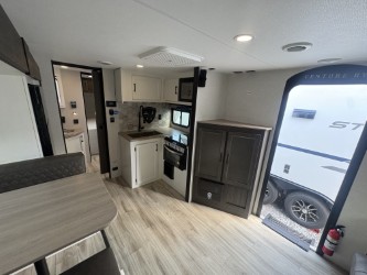 2026 VENTURE RV SPORTTREK STINGER 232VRL - Image 10