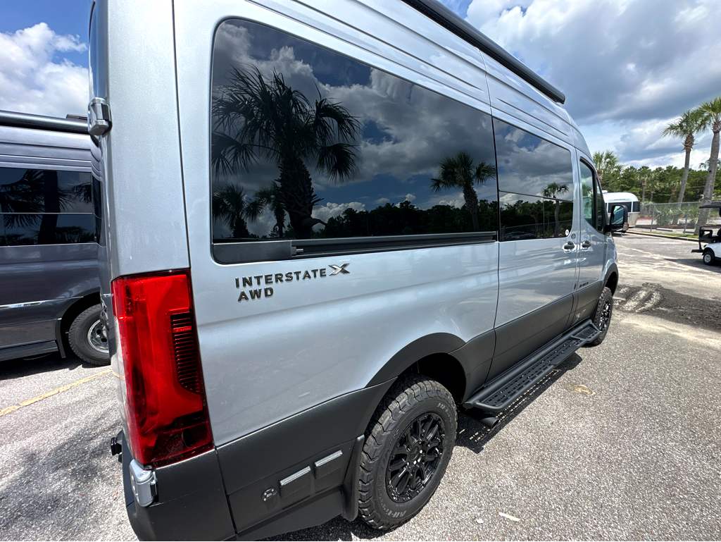 2026 AIRSTREAM INTERSTATE 19X - Image 4